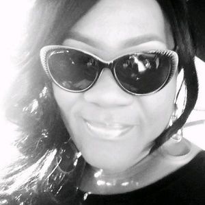 Meet your Posher, Carmika